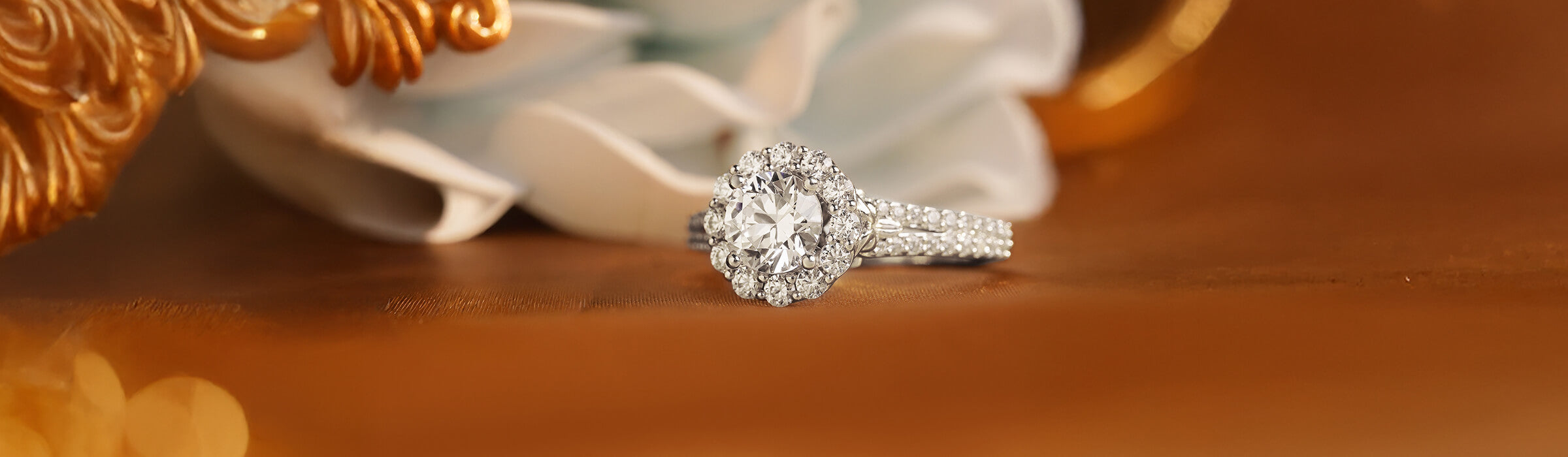 Round Cut Diamond Engagement Rings Desktop Banner