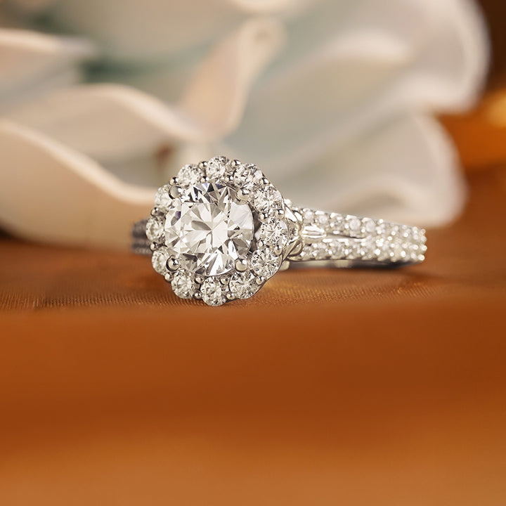 Round Cut Diamond Engagement Rings Mobile Banner