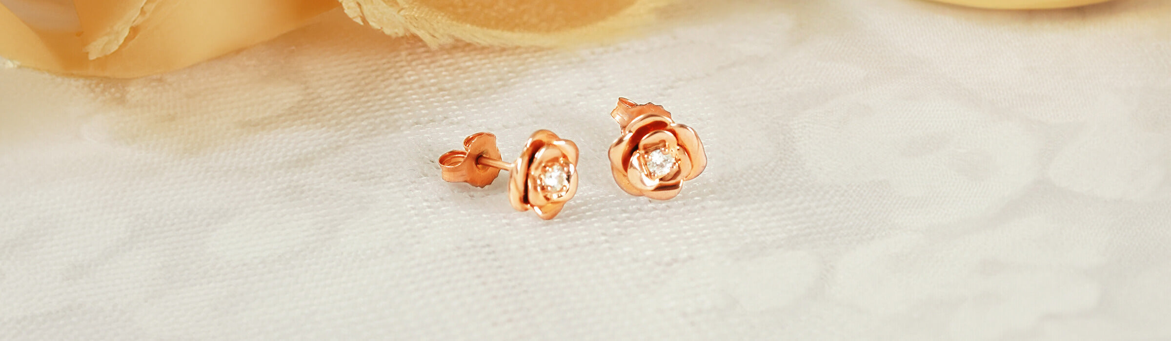 Diamond Jewelry Gifts under $300 Desktop Banner