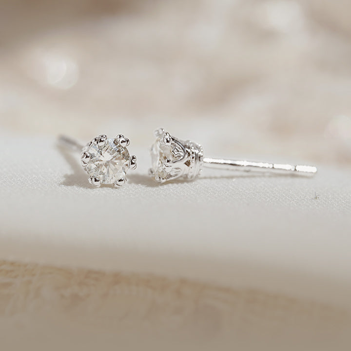 White Gold Earrings Mobile Banner