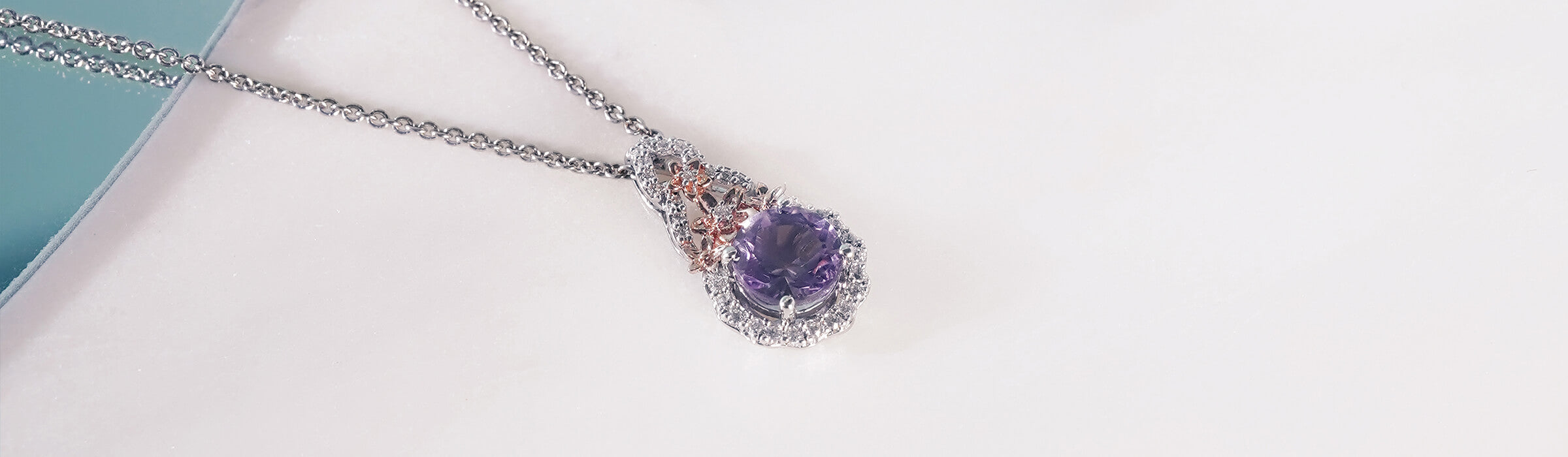 Gemstone Necklaces Desktop Banner