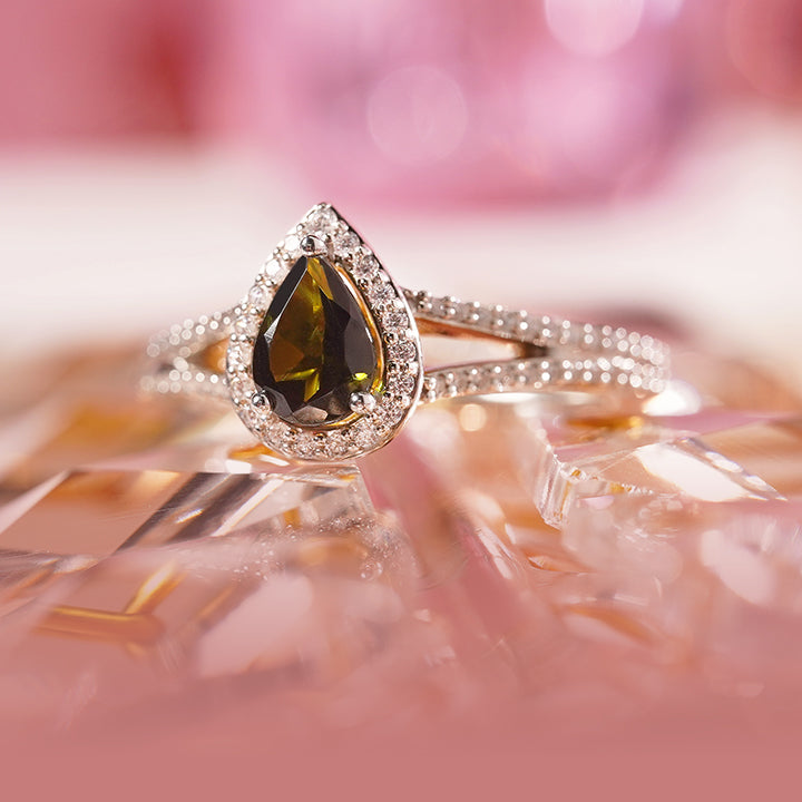 Gemstone Rings Mobile Banner