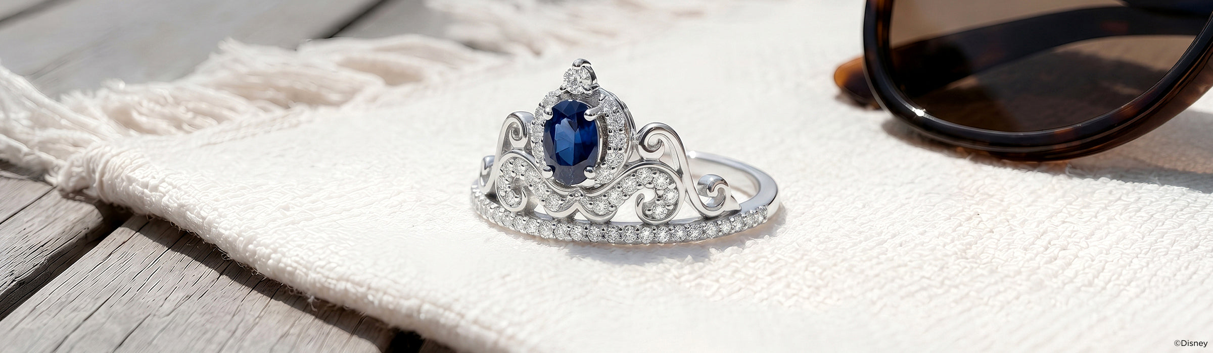 Diamond Rings between $500 - $1000 Desktop Banner