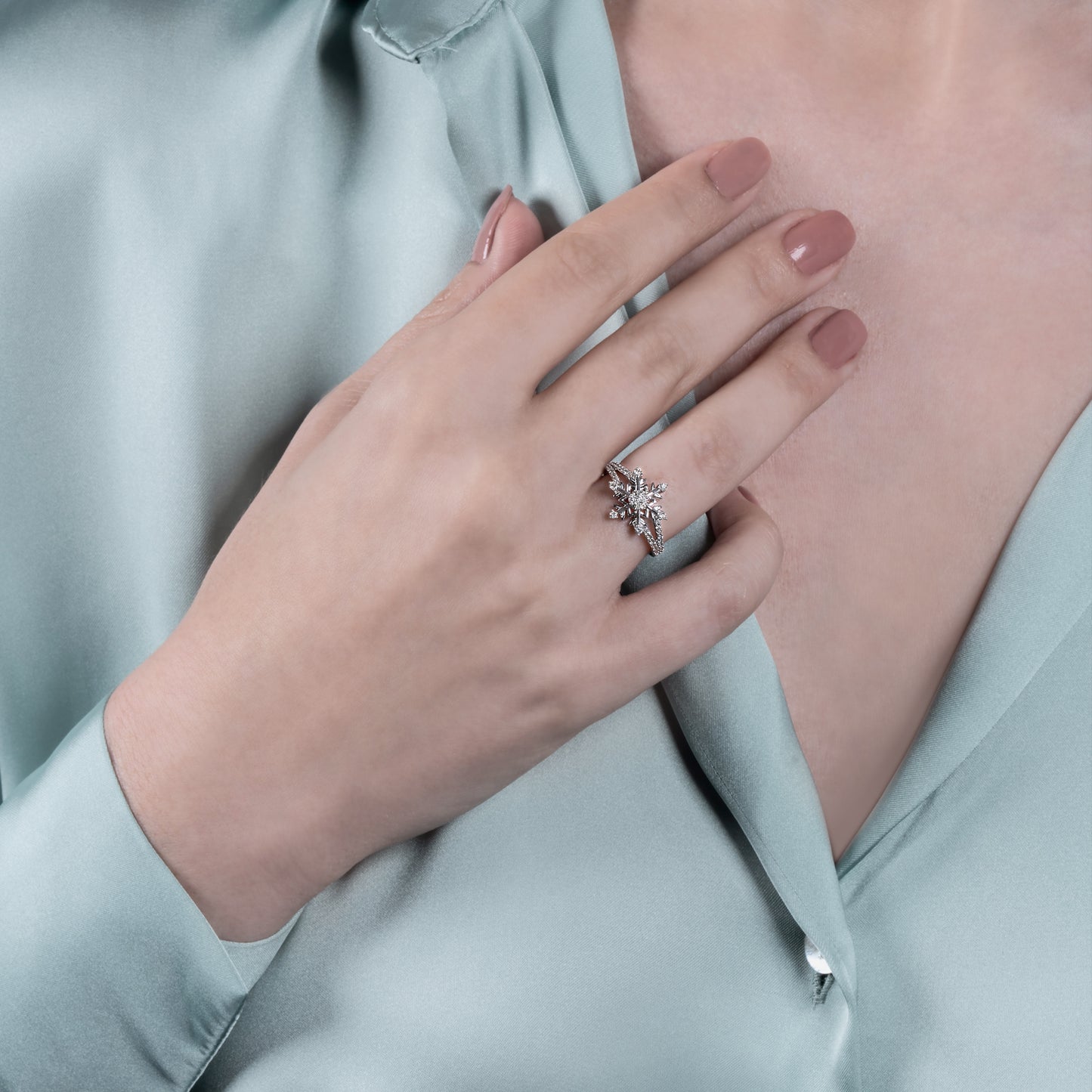 Enchanted Disney Fine Jewelry Sterling Silver 1/4ctw Elsa Snowflake Ring